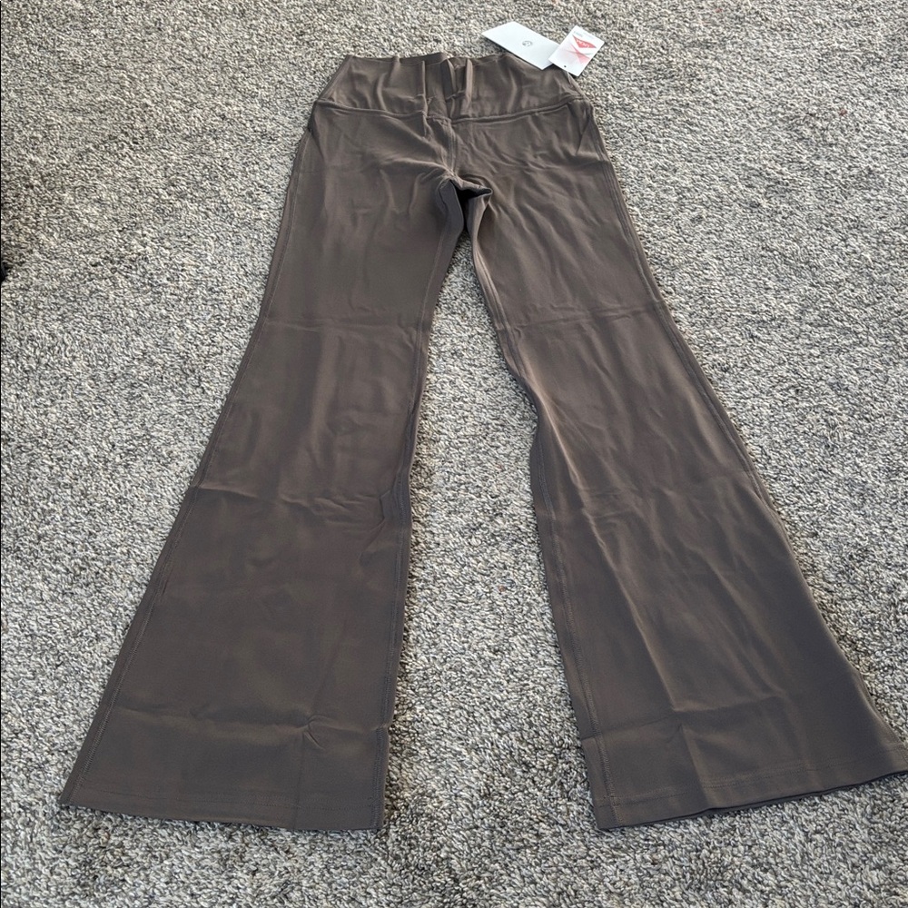 Colorfulkoala Dreamlux Workout Flare Pants NWT - Picture 4 of 5